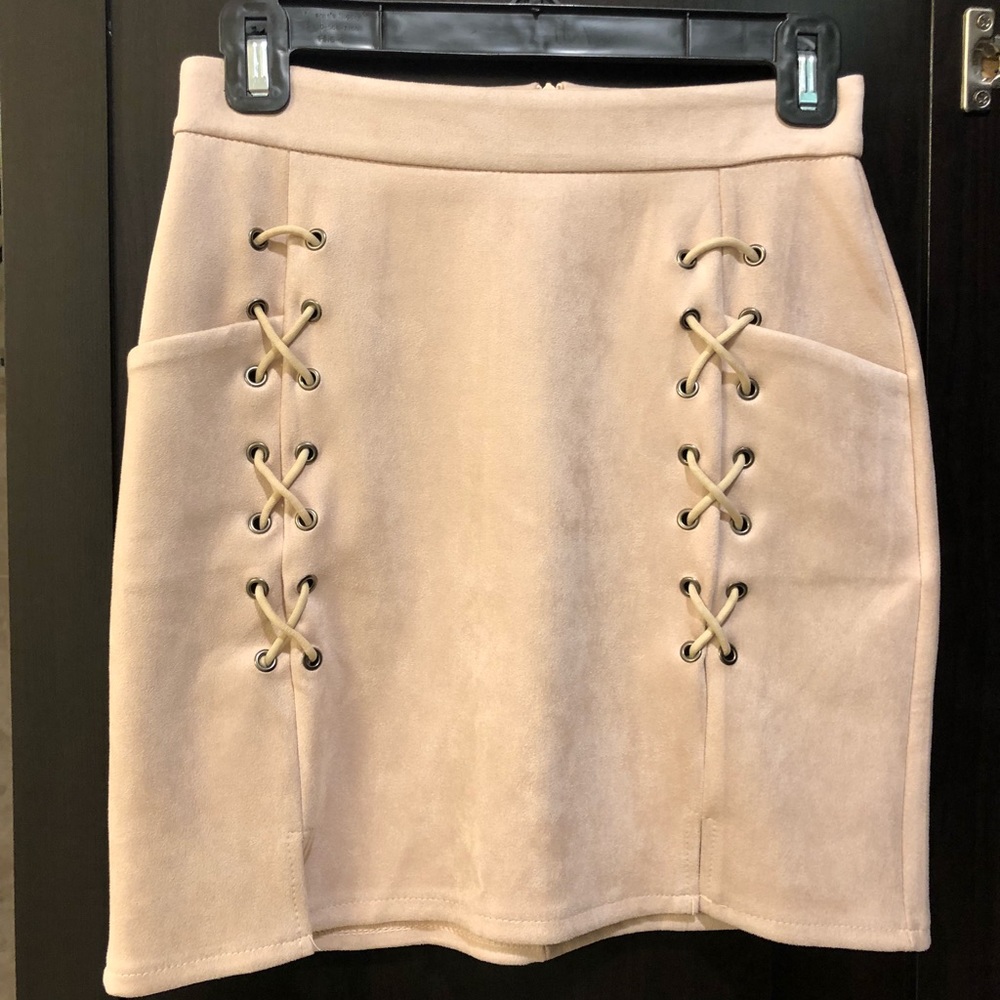 Super. Ute beige mini skirt! Size S